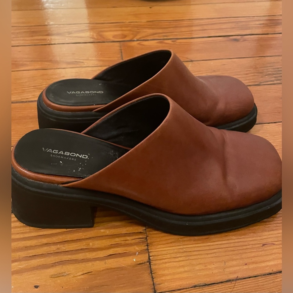 VAGABOND Clogs Size 9 (39)